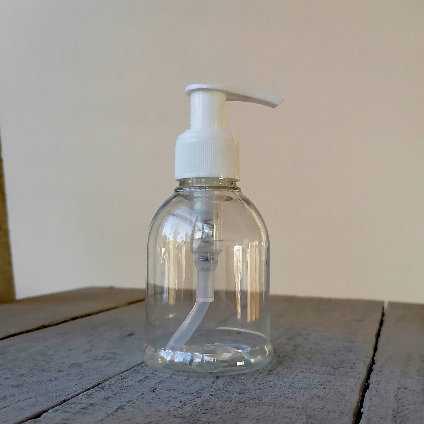Gel para barba, enriquecido con Biotina y Cafeína con tu propia marca